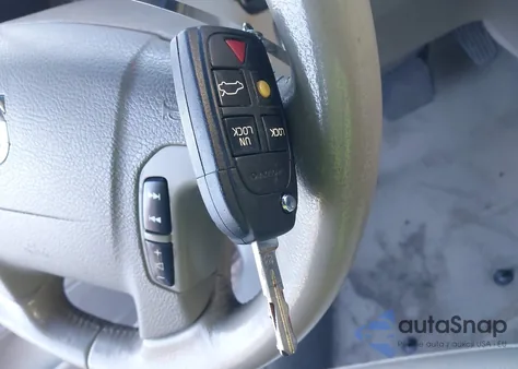 2006 Volvo V70 2.5T из США, поврежденный, VIN YV1SW592061535092